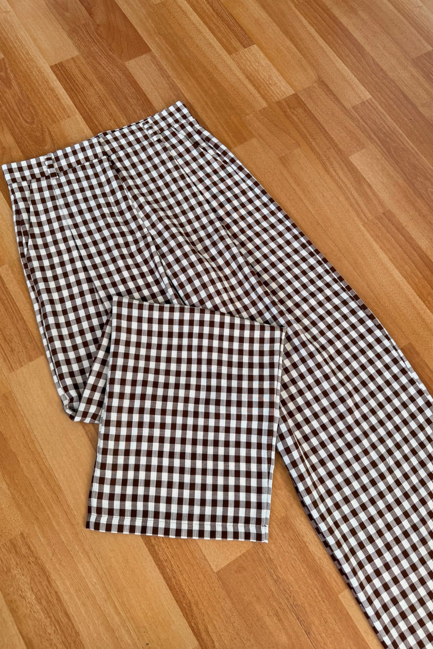 Pantalón vichy marrón