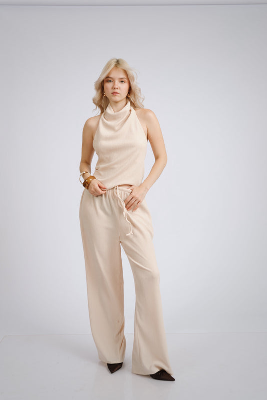 Pantalón básico textura crema