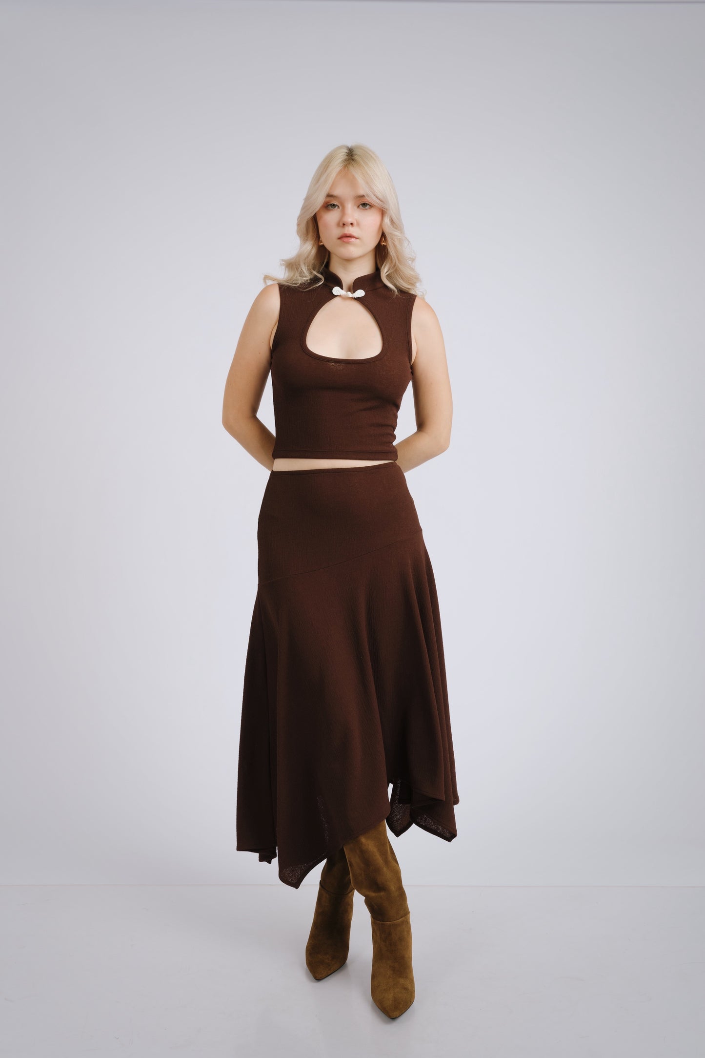 Falda asimétrica marrón