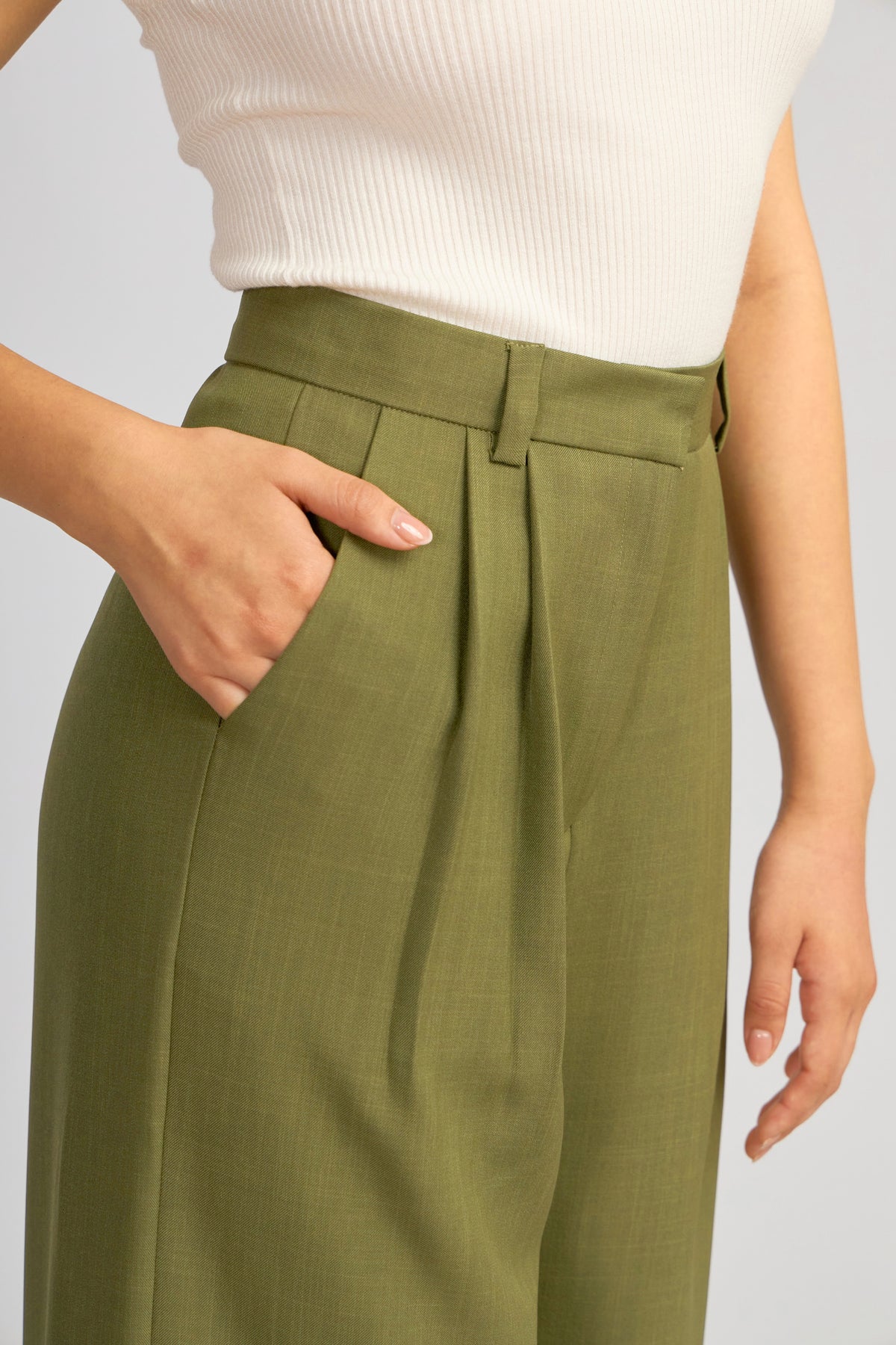 Pantalón de sastre verde oliva