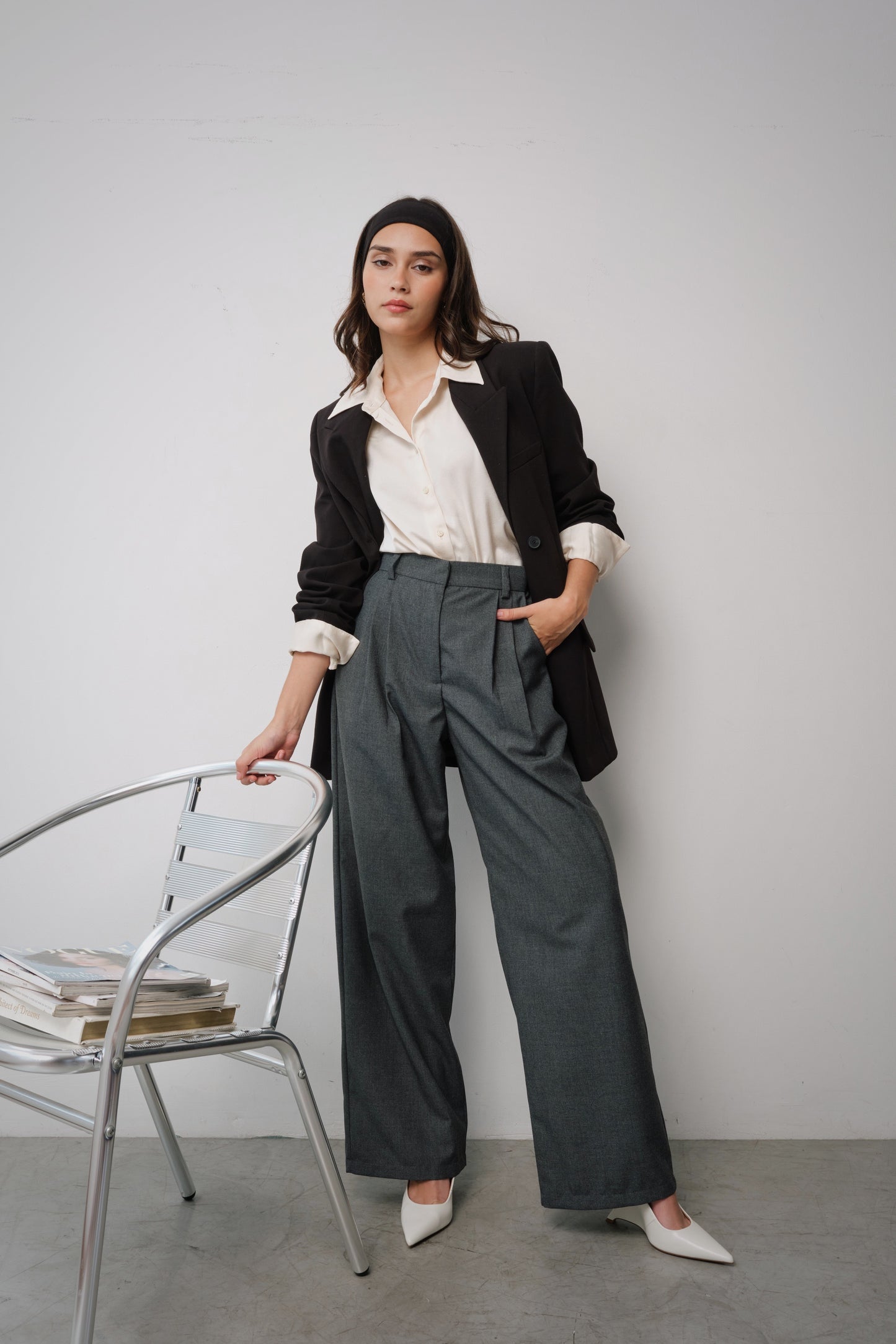Pantalón de sastre gris medio rígido
