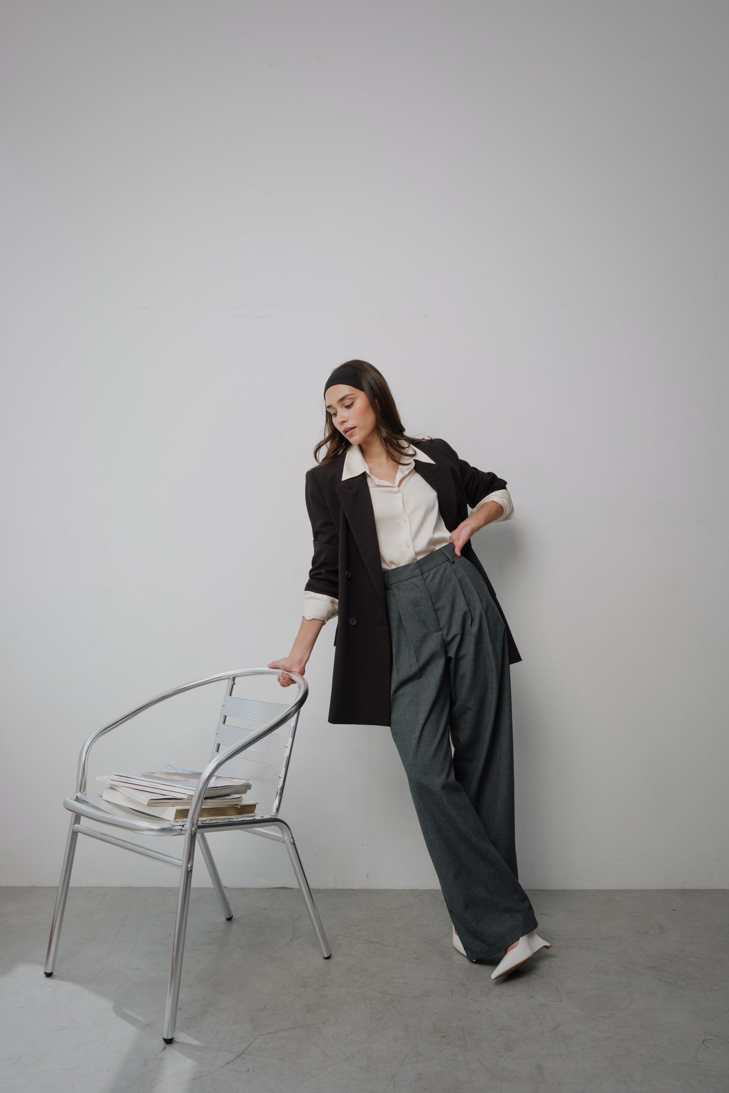 Pantalón de sastre gris medio rígido