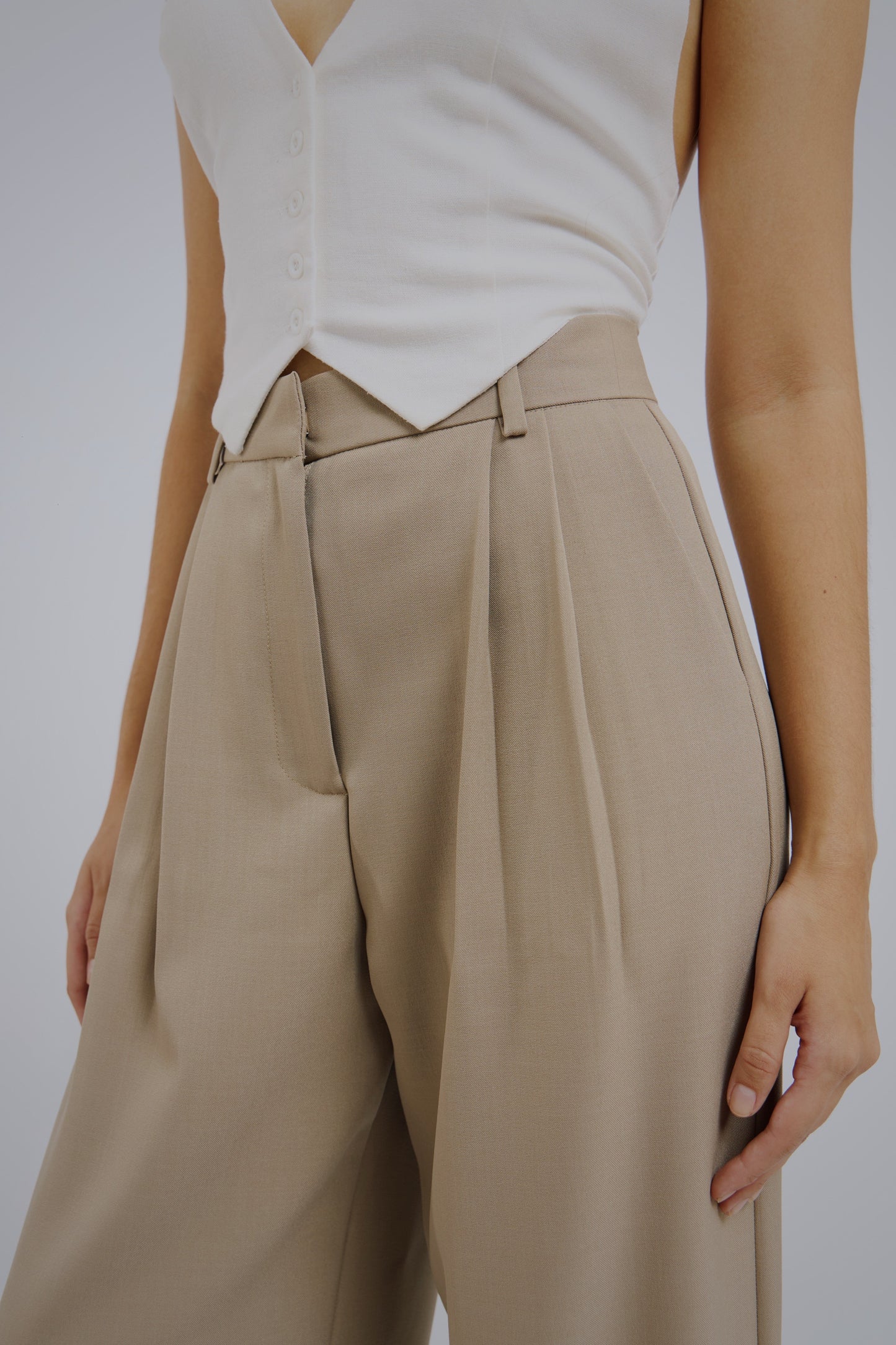 Pantalón de sastre arena