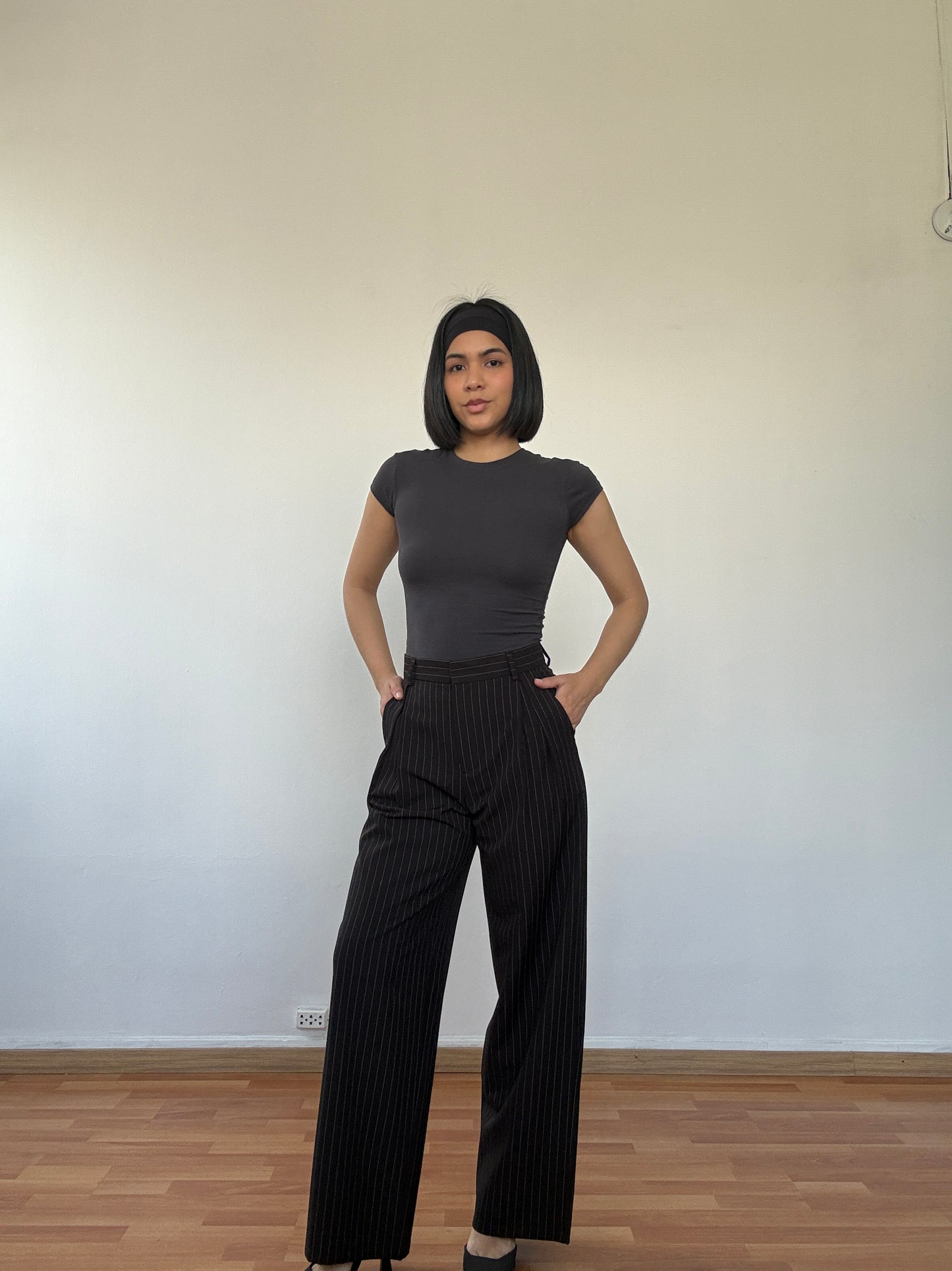 Pantalón de rayas negro