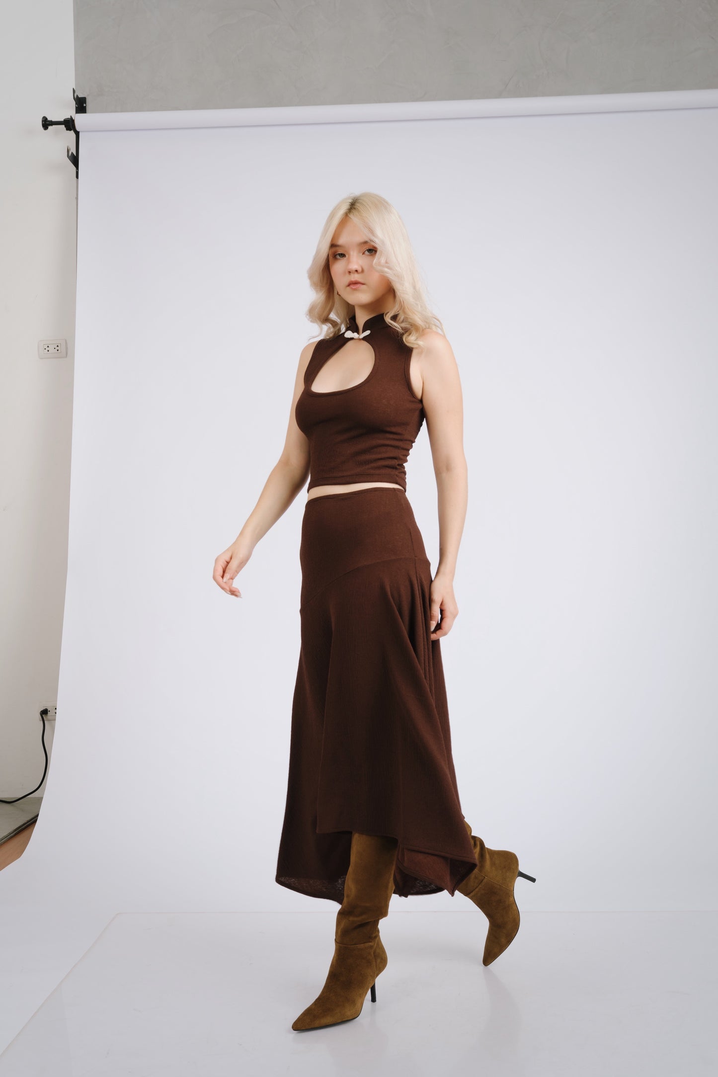 Falda asimétrica marrón