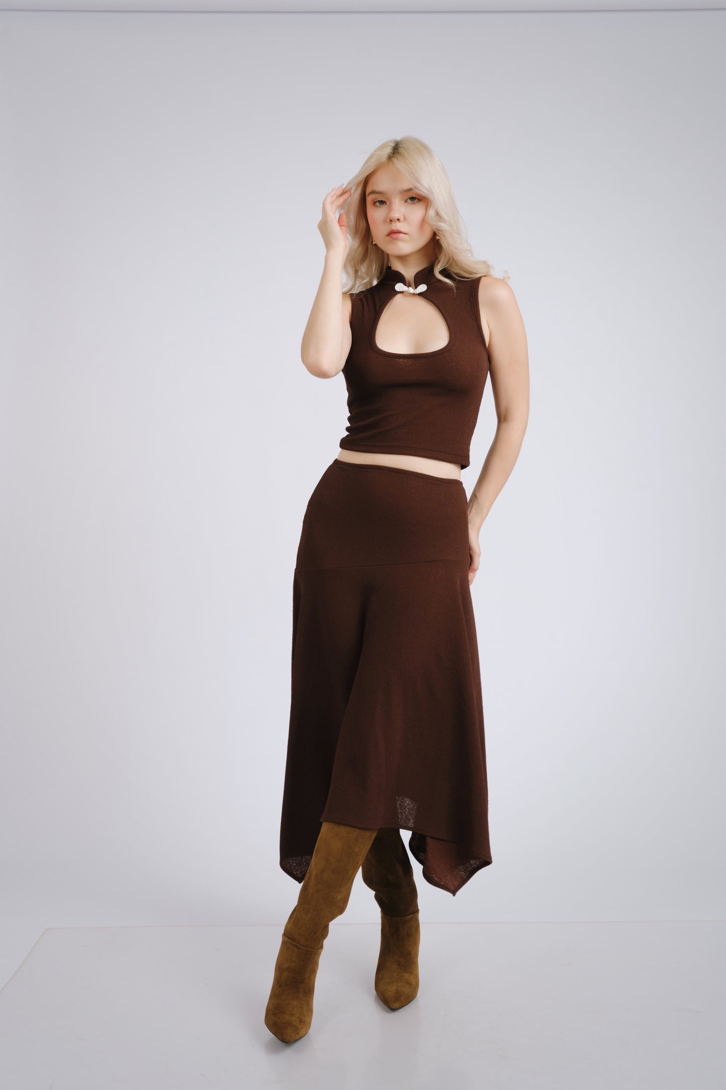 Falda asimétrica marrón