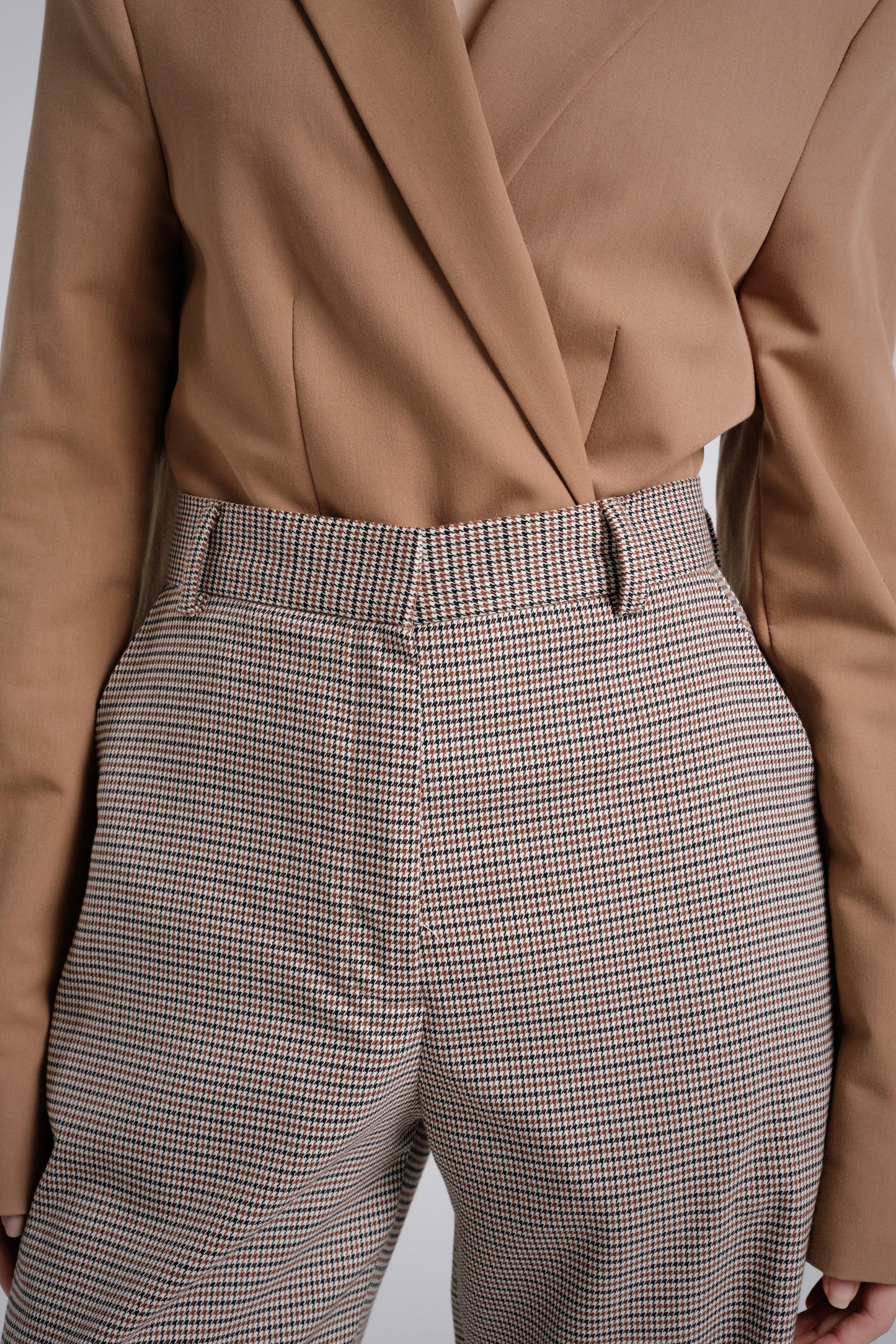 Pantalón clásico pata de gallo